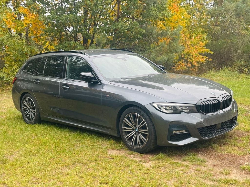 Image of BMW 320