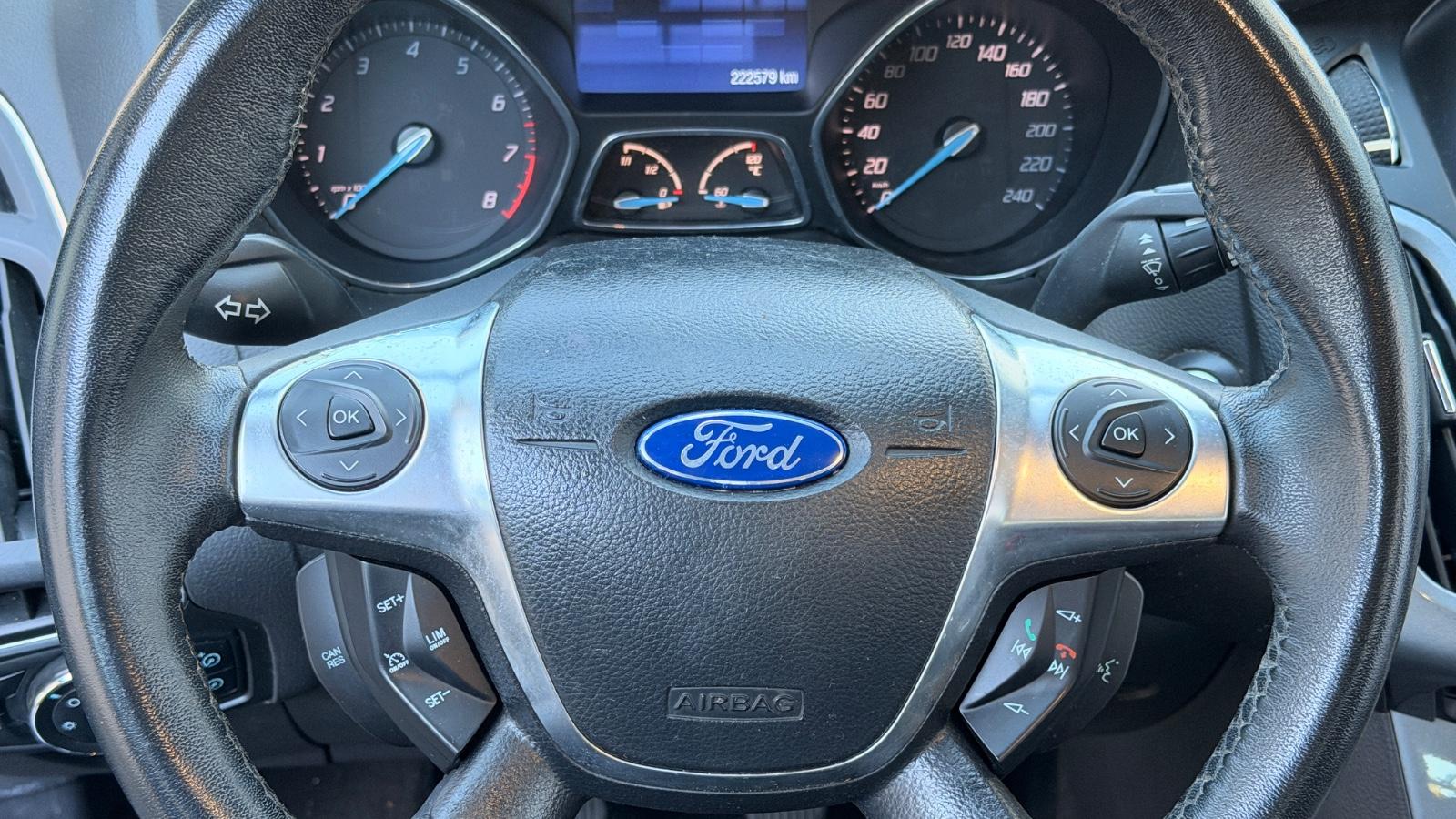 Ford Focus 2012 — фото 12