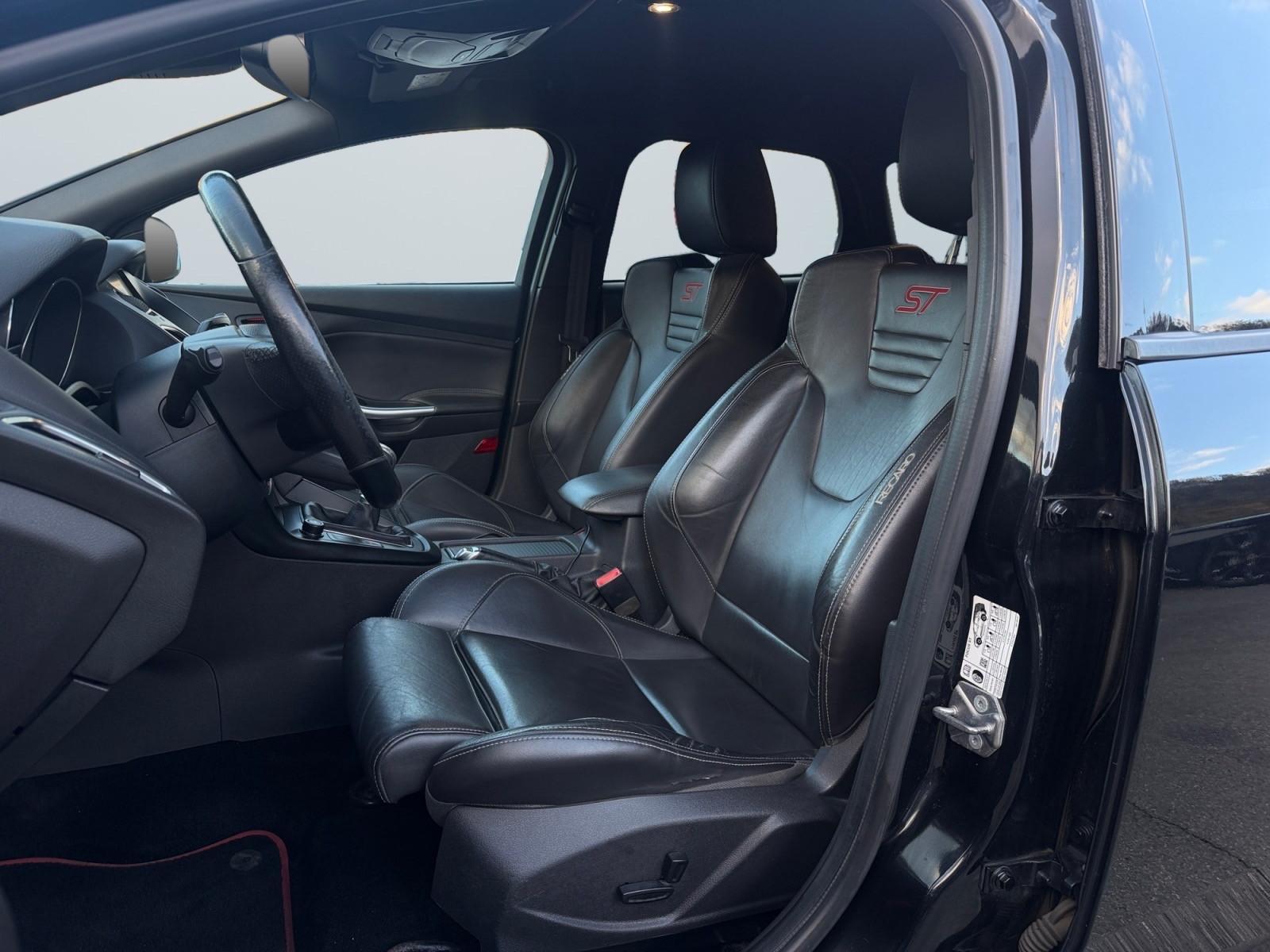 Ford Focus 2015 — photo 12