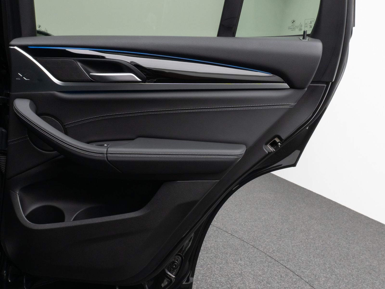 Fahrzeugabbildung BMW X3 xD30e Kamera HUD DAB HiFi Komfort Sport AHK