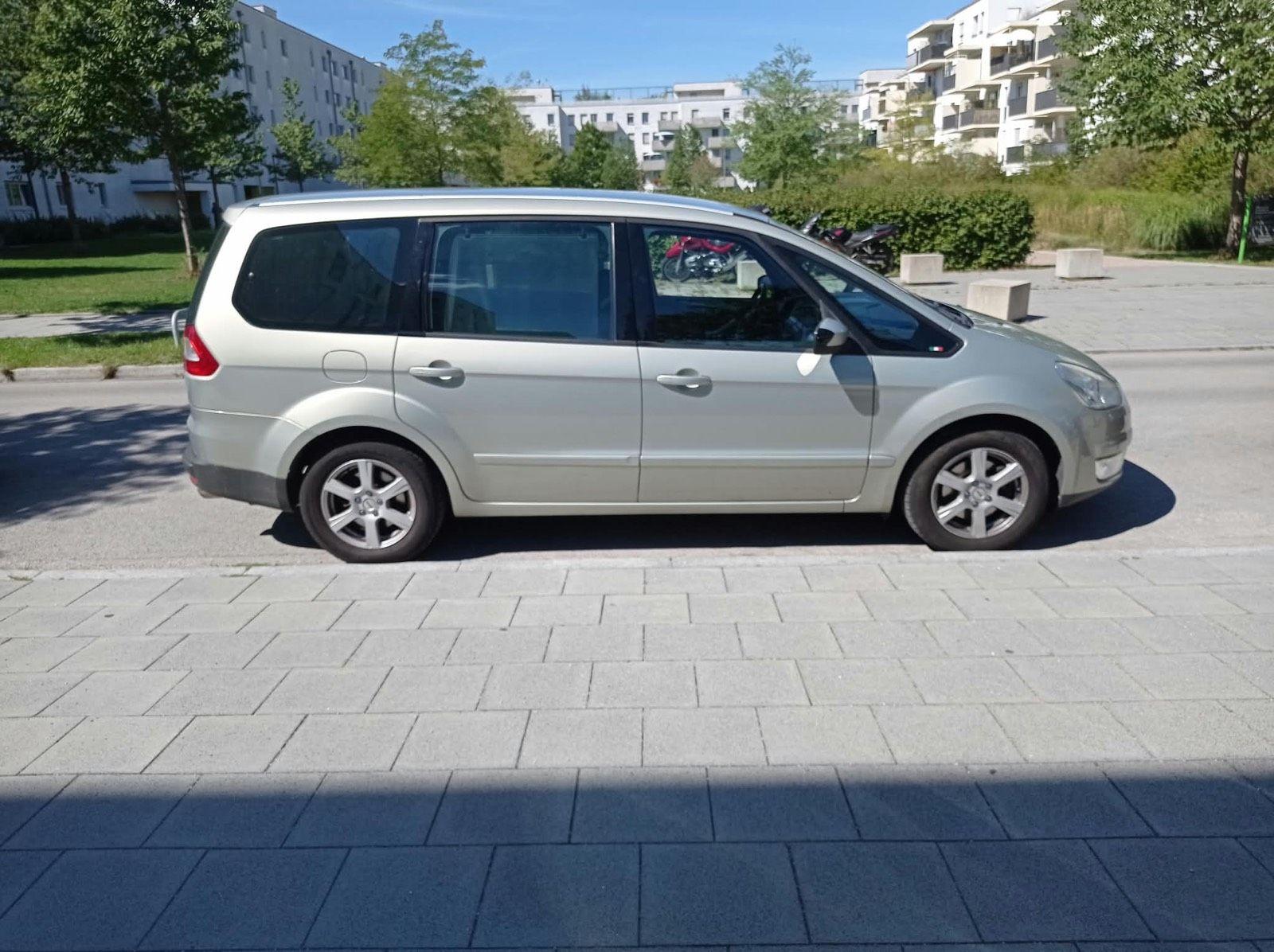 Ford Galaxy 2009 — photo 7