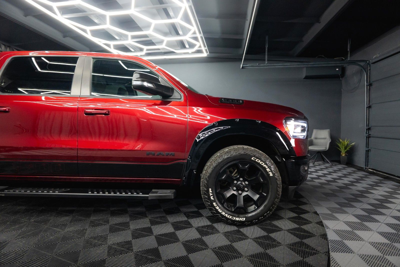 Fahrzeugabbildung Dodge RAM 5.7 V8 HEMI 4x4 OFFROAD Night-Paket *LED*