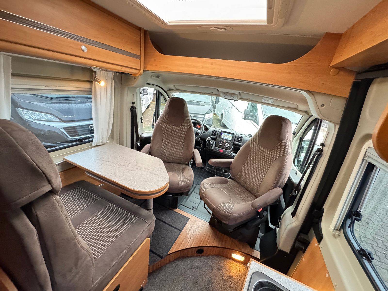 Fahrzeugabbildung Pössl Roadstar 640 DK DACHKLIMA AHK NAVI KAMERA LED 1H