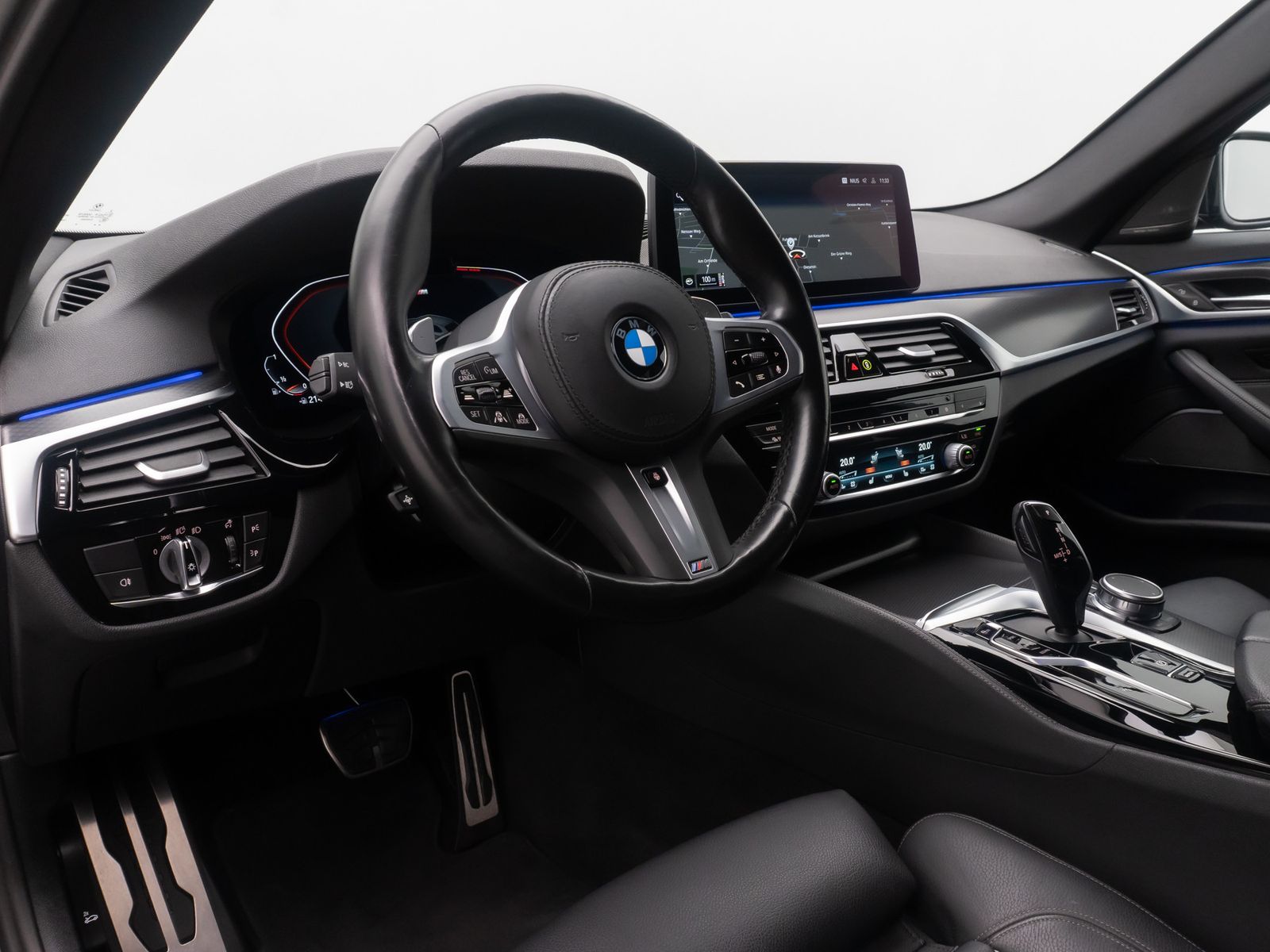 Fahrzeugabbildung BMW 530i M Sport AHK Kamera HUD H/K DAB Massage ACC