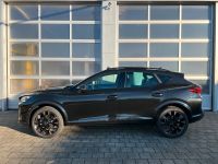 CUPRA Formentor 1.5 eTSI DSG PANO AHK KAM MJ25 5J GAR bei Autohaus Landmann & Maier OHG