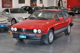 Alfa Romeo Alfetta GTV 2.0 - rote Alfa Romeo Alfetta