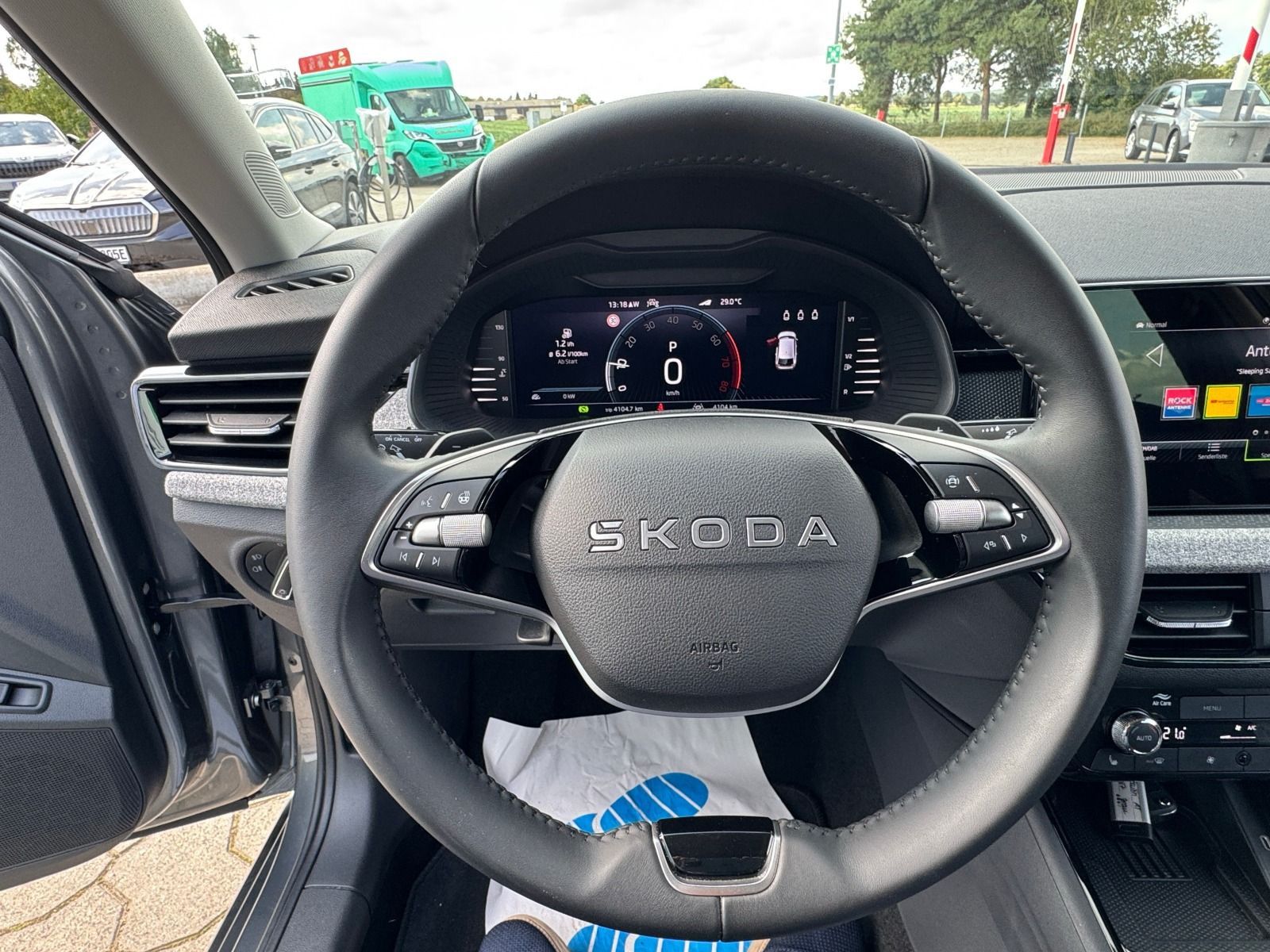 Fahrzeugabbildung SKODA Scala 115PS DSG*RFK*18Zoll*eHeck*Allwetter