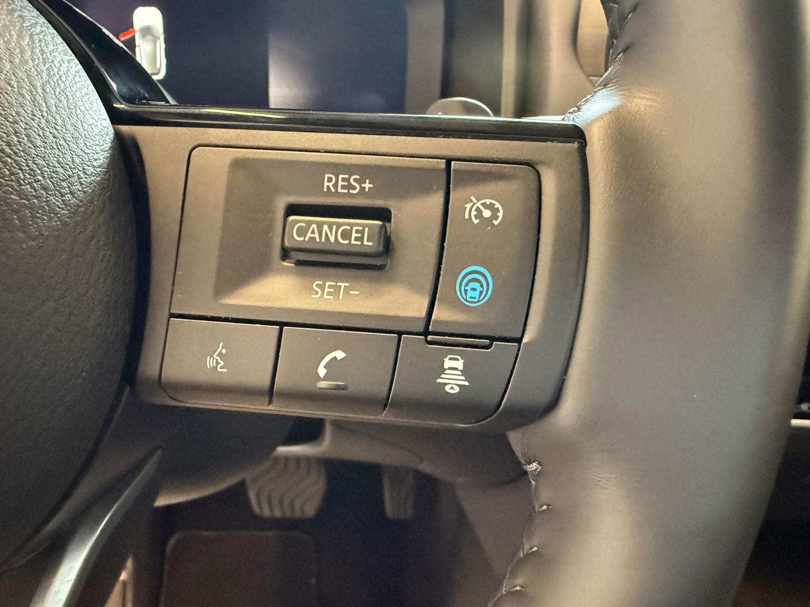 Fahrzeugabbildung Nissan Qashqai Tekna MHEV; Autom.,HUD,Teilleder,AHK