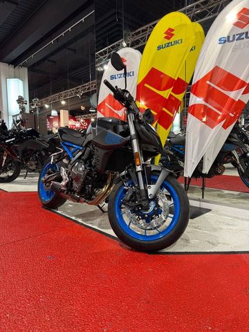 Suzuki GSX-8S 