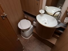 Bürstner Solano T 728, Einzelbetten,Hubstützen,Sat,Navi