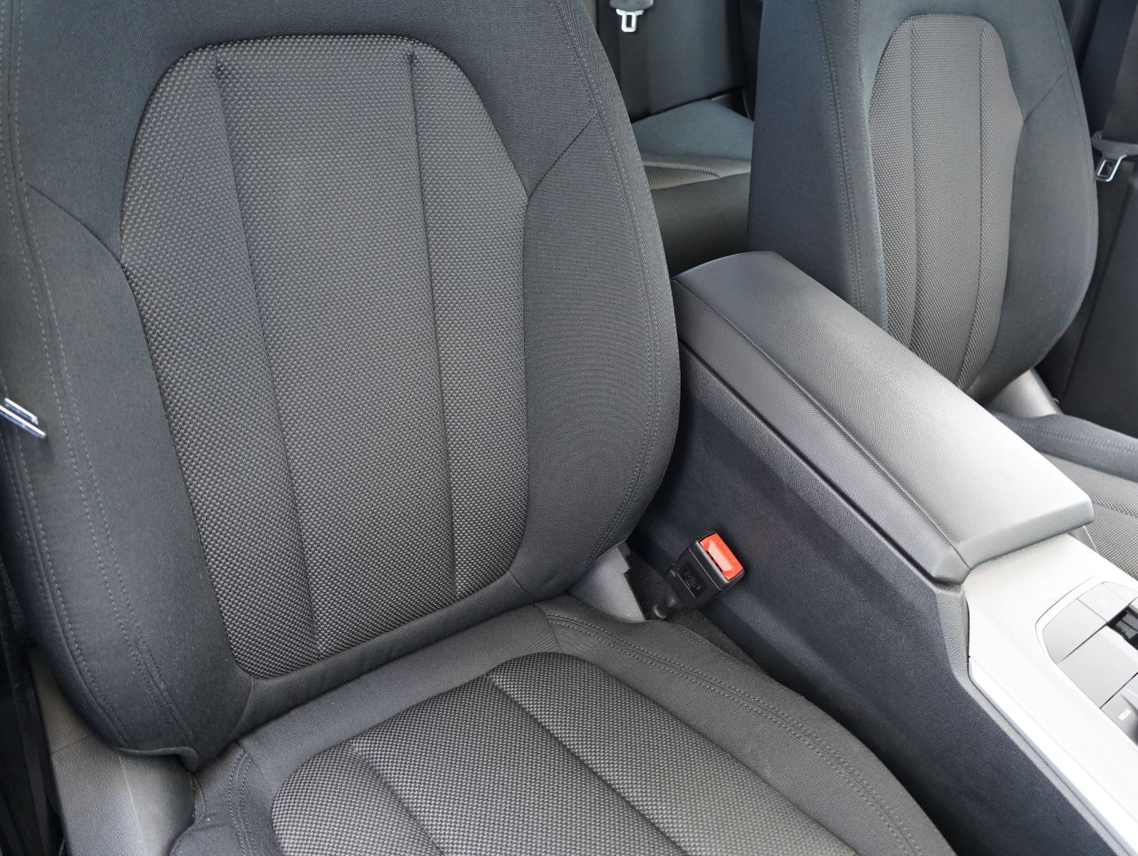 Fahrzeugabbildung BMW 320 d xDrive Touring DRIVING-ASSISTANT/CURVED