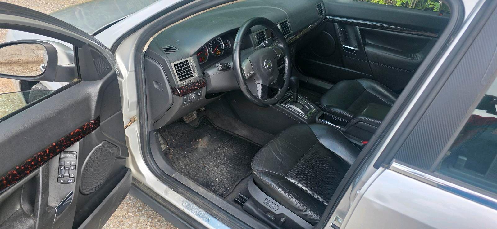 Opel Vectra 2004 — photo 8