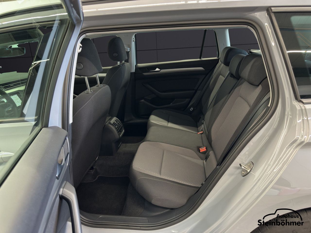 Volkswagen Passat Variant - Bild 14