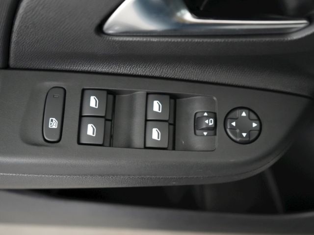 Corsa F FACELIFT+RÜCKFAHRKAMERA+SITZHEIZUNG+LENK
