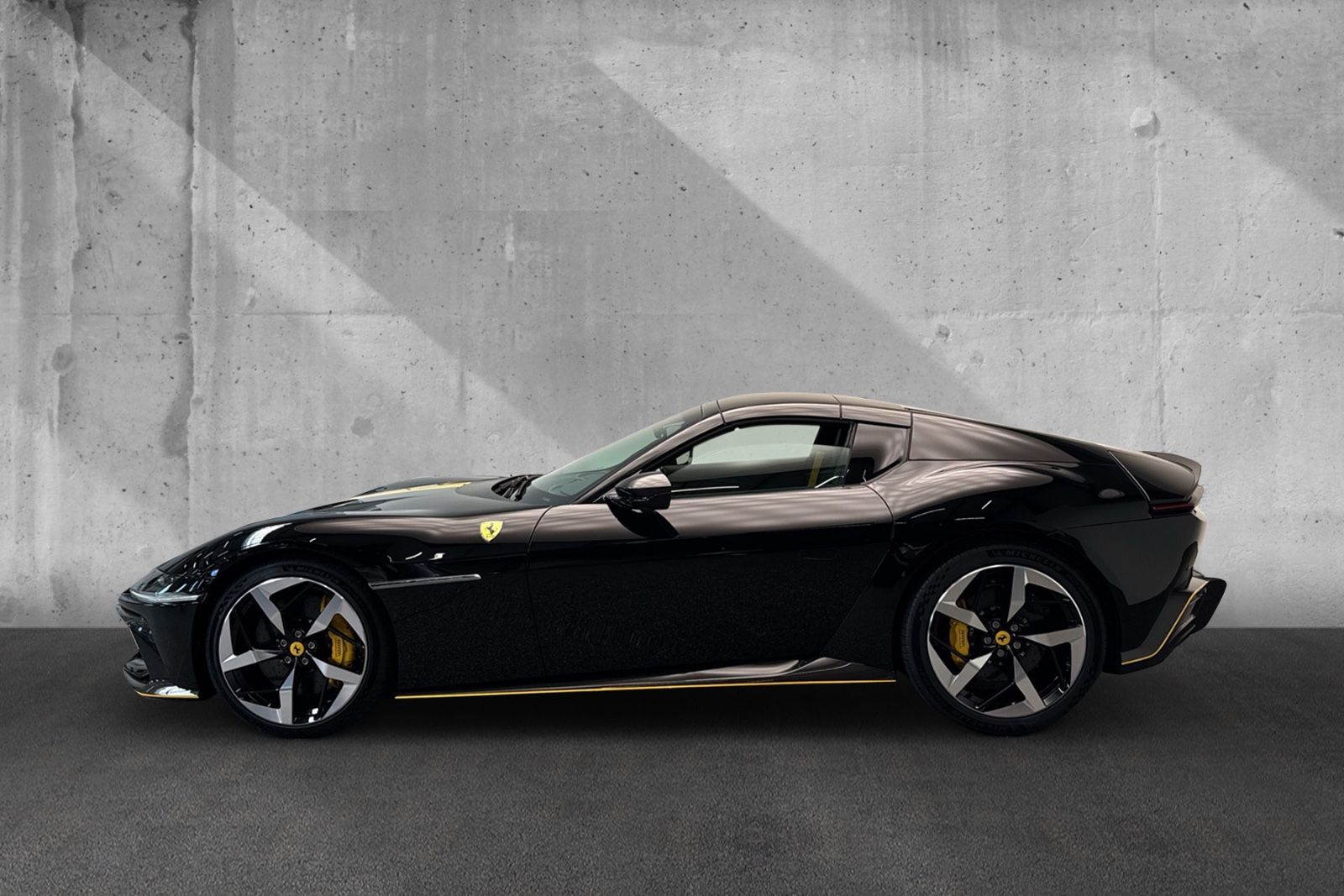 Fahrzeugabbildung Ferrari 12Cilindri Spider*Painted Stripe*Full Carbon*