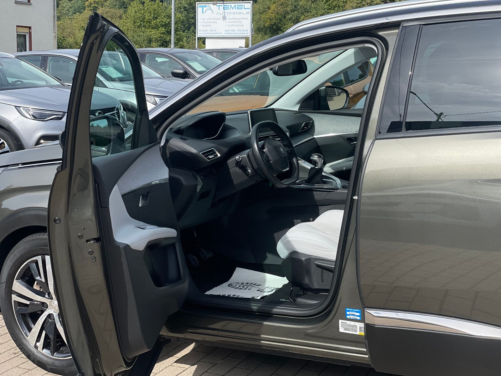 PEUGEOT 3008, 2016, Benzin, 131 PS