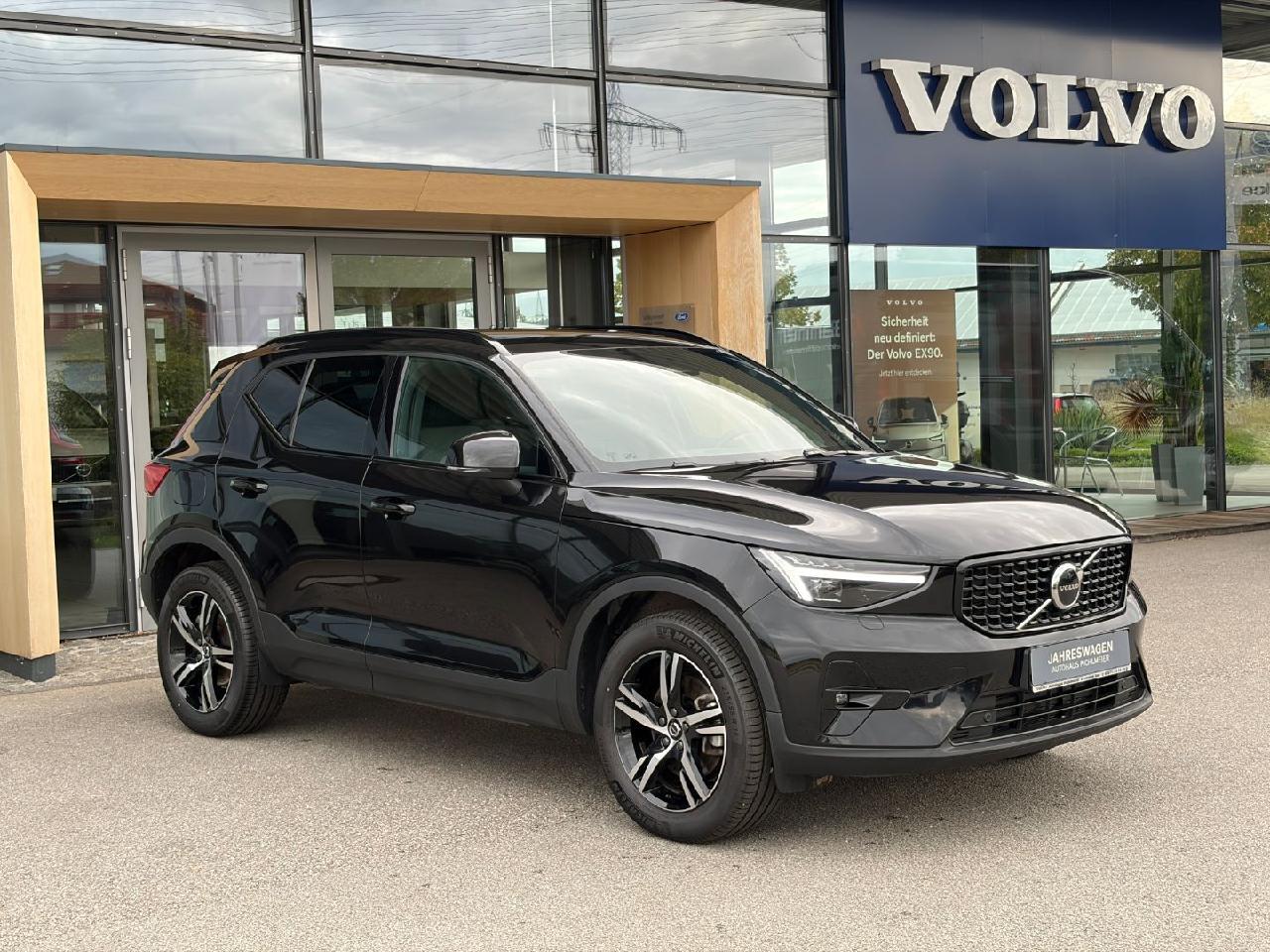 Volvo XC40 B3 Plus Dark