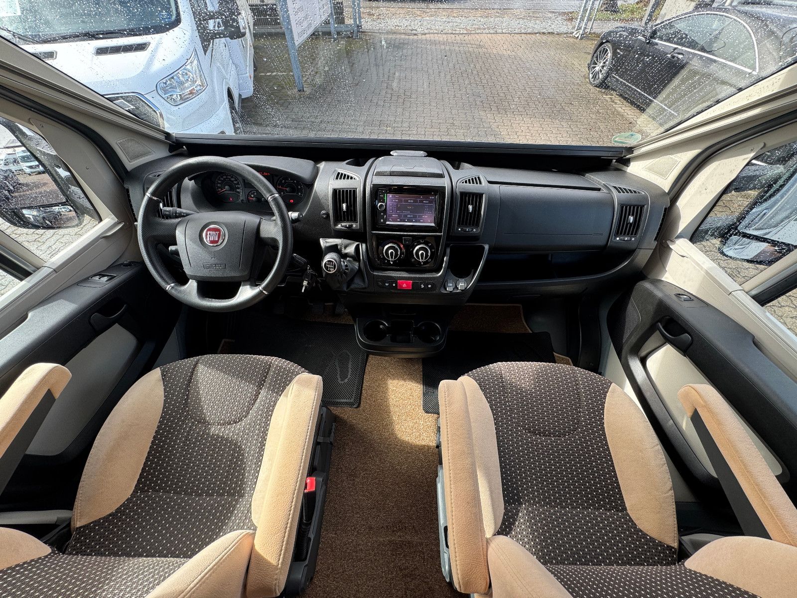 Vehicle image Miller TORONTO FIAT DUCATO SOLAR 2X TV SAT LUFTFEDER