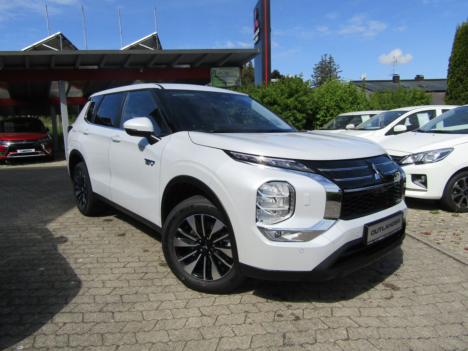 Mitsubishi Outlander - Bild 1