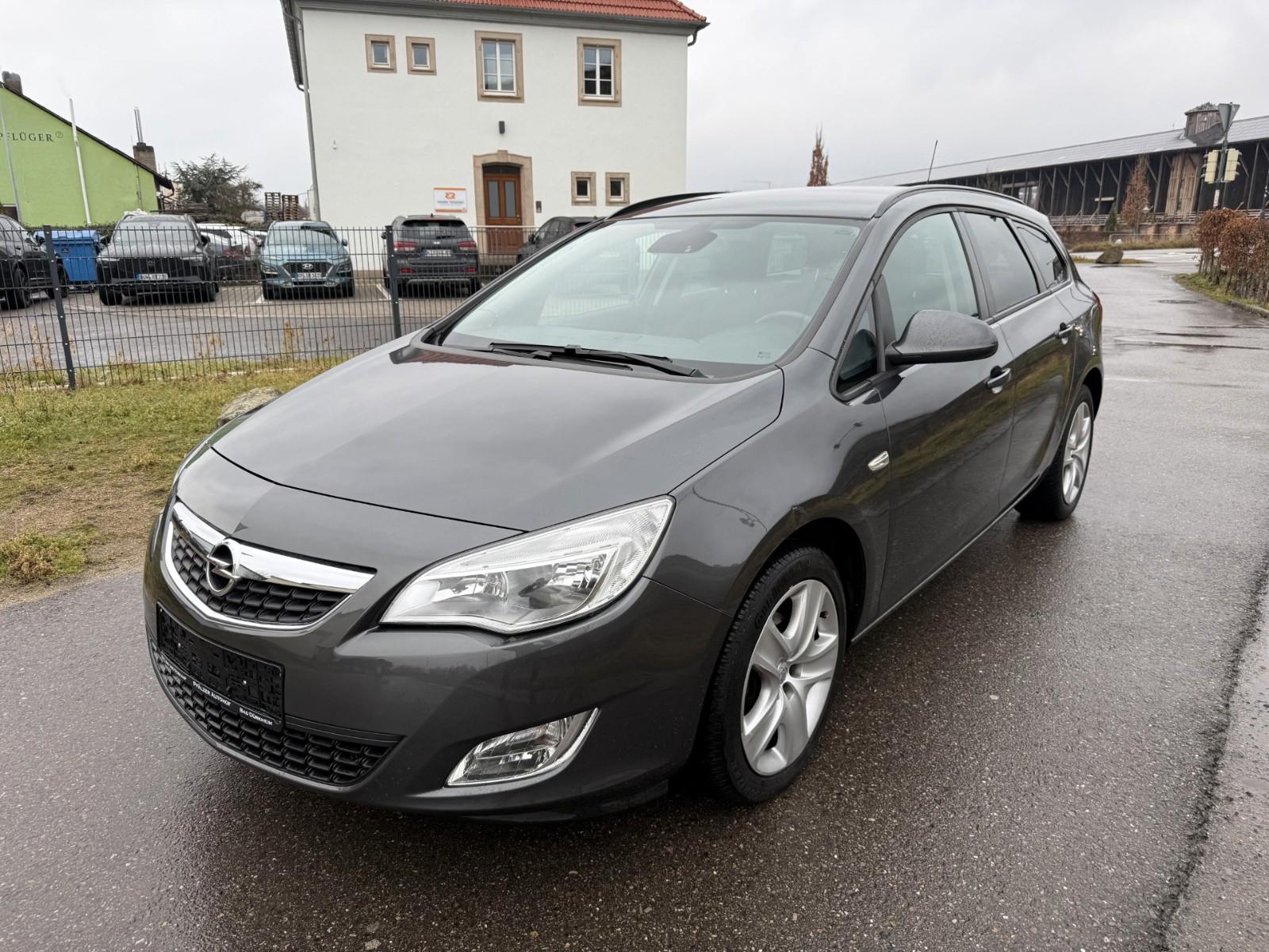 Opel Astra J Sports Tourer Design Edition*mit AHK*