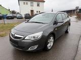 Opel Astra J Sports Tourer Design Edition*mit AHK* - gebrauchte Opel Astra aus dem Jahr 2011