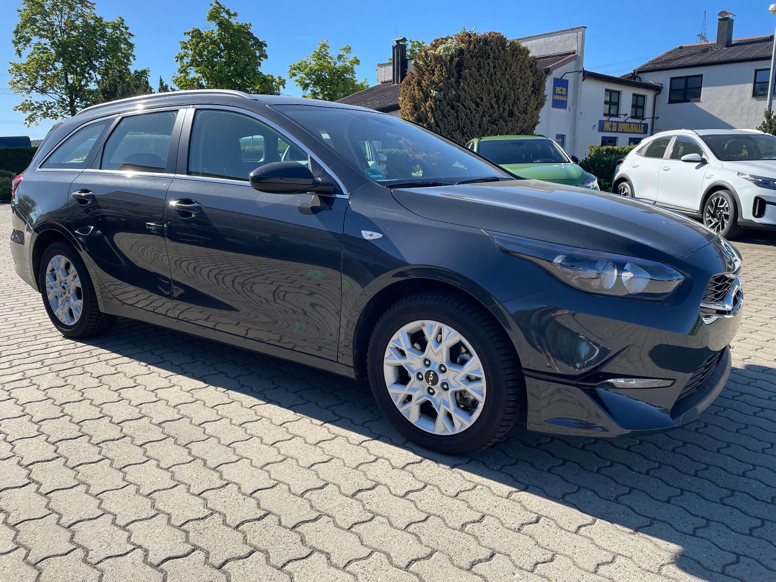 Kia Ceed SW 1.5T DCT7 Vision STD (NAV)