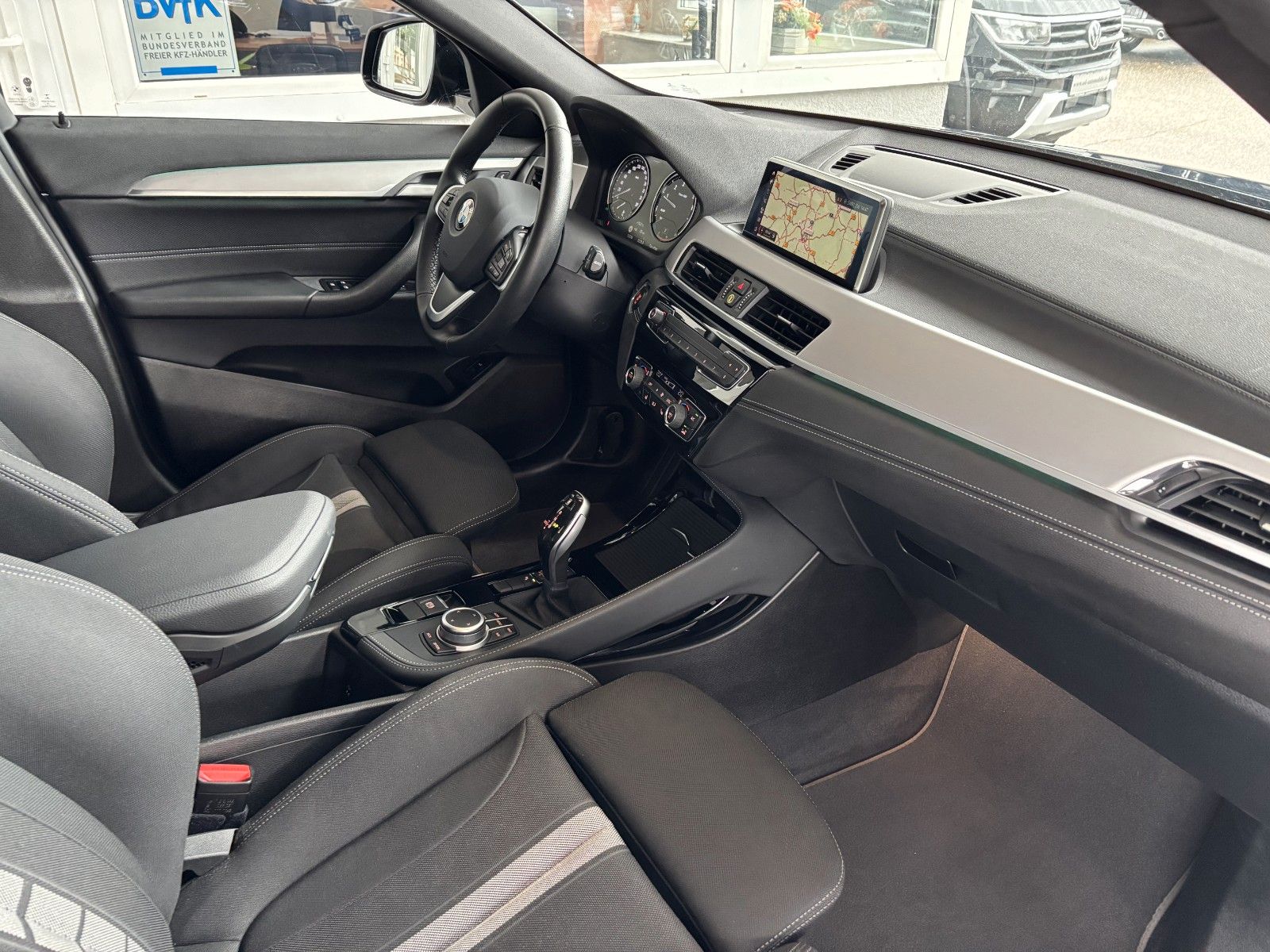 BMW X2 sDrive 20 i Advantage Plus/Navi/PDC/ foto 13