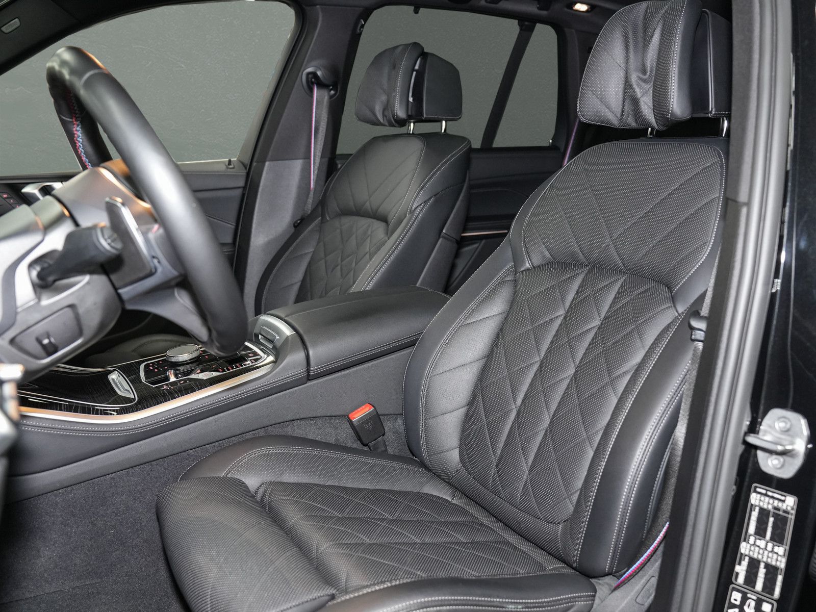 Fahrzeugabbildung BMW X5 M60i - M-SportPro|Sitzklima+Massage|IAL|21"