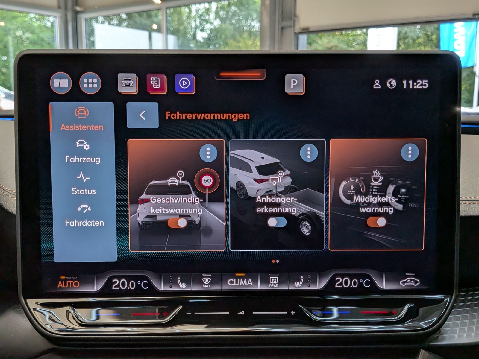 Fahrzeugabbildung CUPRA Leon 1.5 eTSI Dynamic-Edge-Paket AHK*PANO*CAM*18