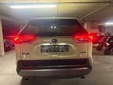 Toyota RAV 4 2.5Plug-In Hybrid Team Deutschland/Taxi fo - mit Hybrid-Antrieb: Gelb, Geländewagen