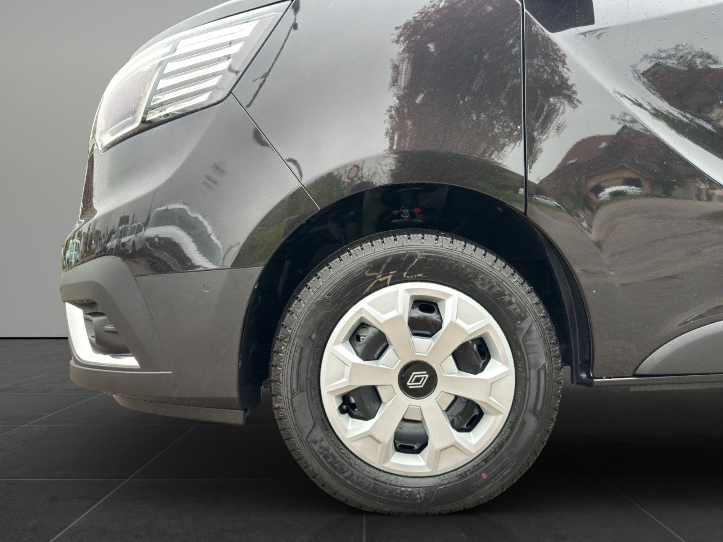 Fahrzeugabbildung Renault Trafic Combi L2H1 3,0t EQUILIBRE 2.0 BLUE dCi 15