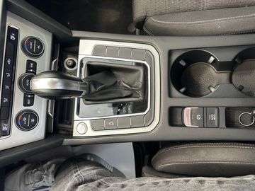 Volkswagen Passat - 12