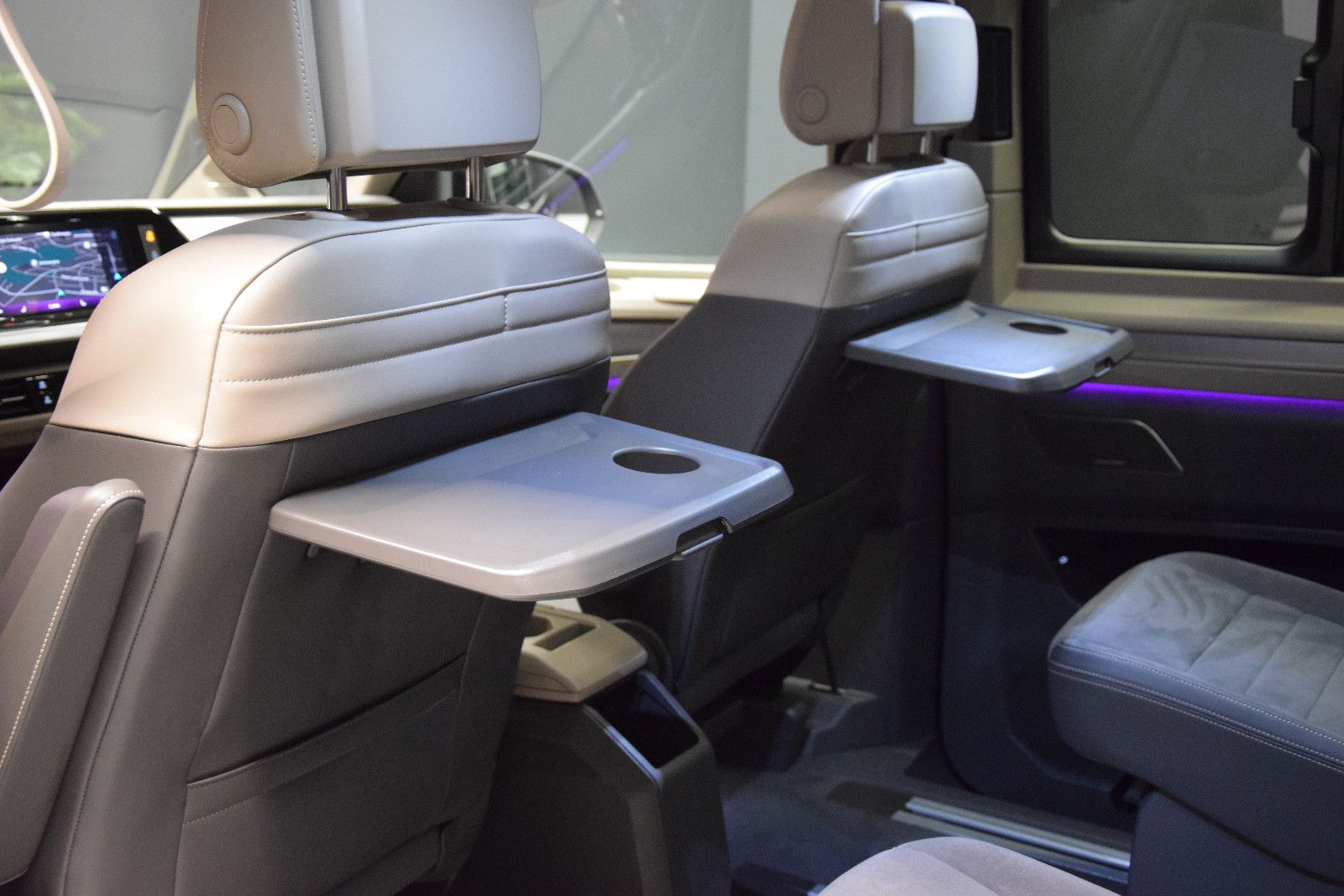 Fahrzeugabbildung Volkswagen T7 Multivan Pano ACC AHK DCC HK HuD 3-Zonen