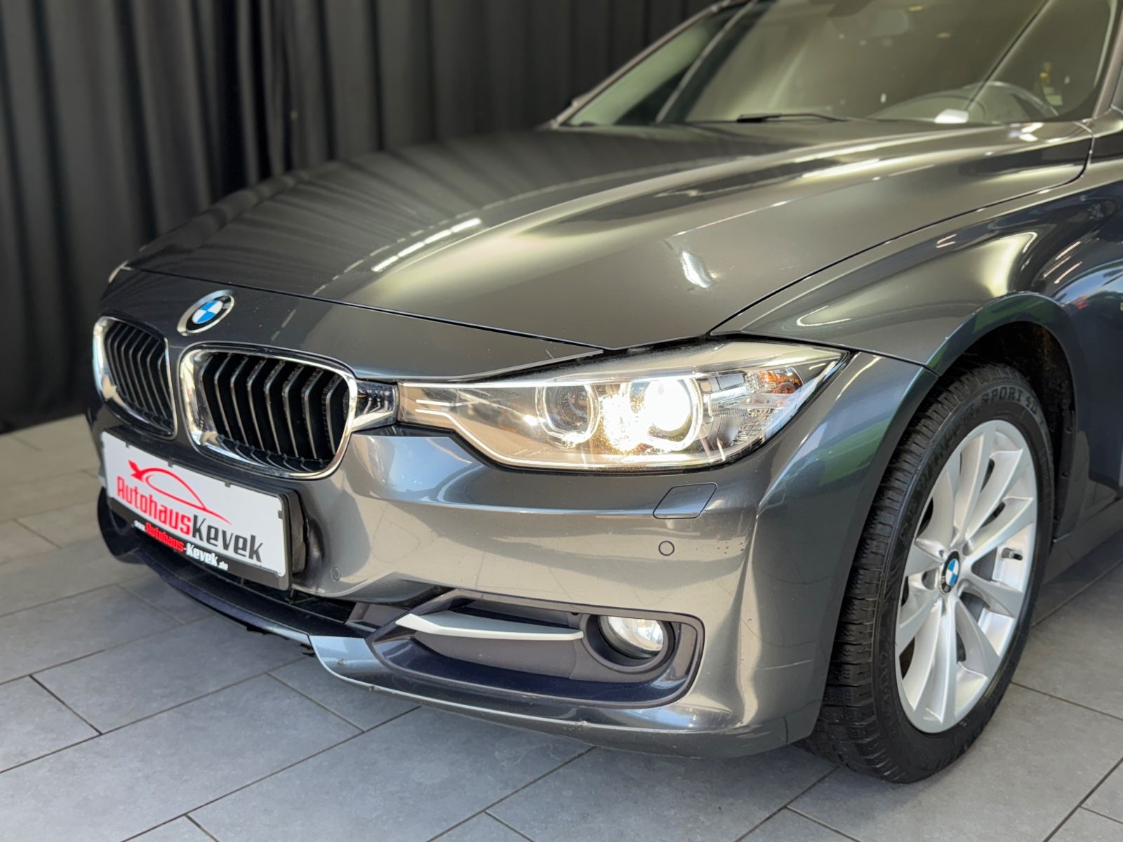 Fahrzeugabbildung BMW 320 d Touring|PANORAMA|AUTOMATIK|SPORT-LINE|