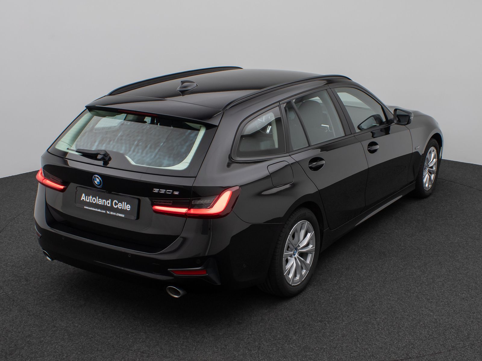 Fahrzeugabbildung BMW 330e Alarm Kamera DAB Stop&Go M Sportleder LED