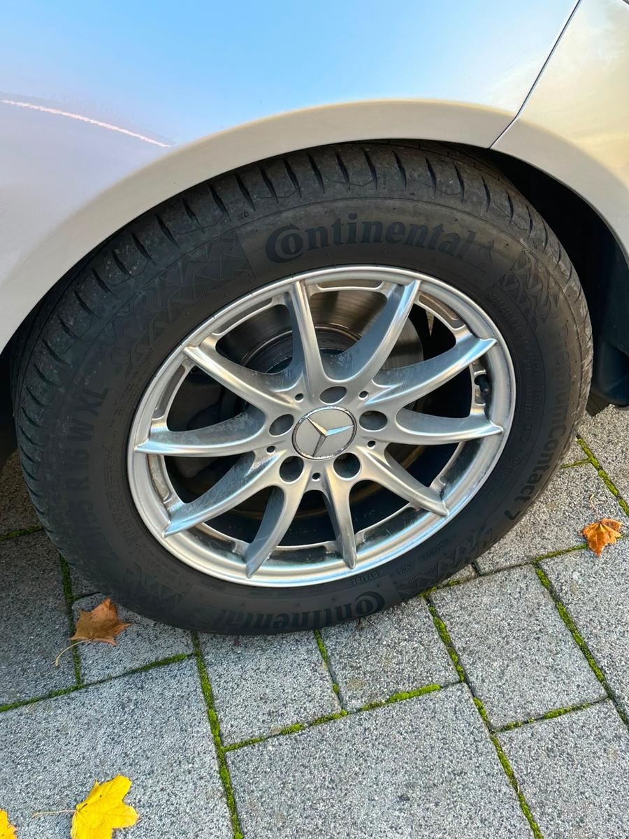 Mercedes-Benz E220 2012 — photo 13