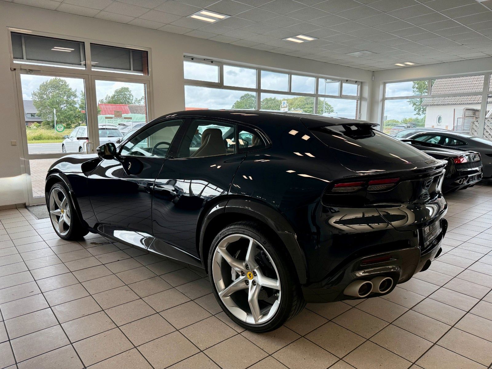 Fahrzeugabbildung Ferrari Purosangue Panorama/Carbon/Burmester/360/Matrix
