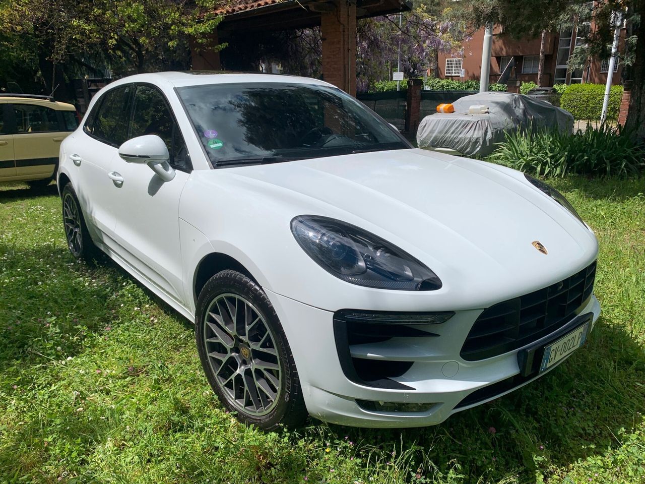 PORSCHE Macan