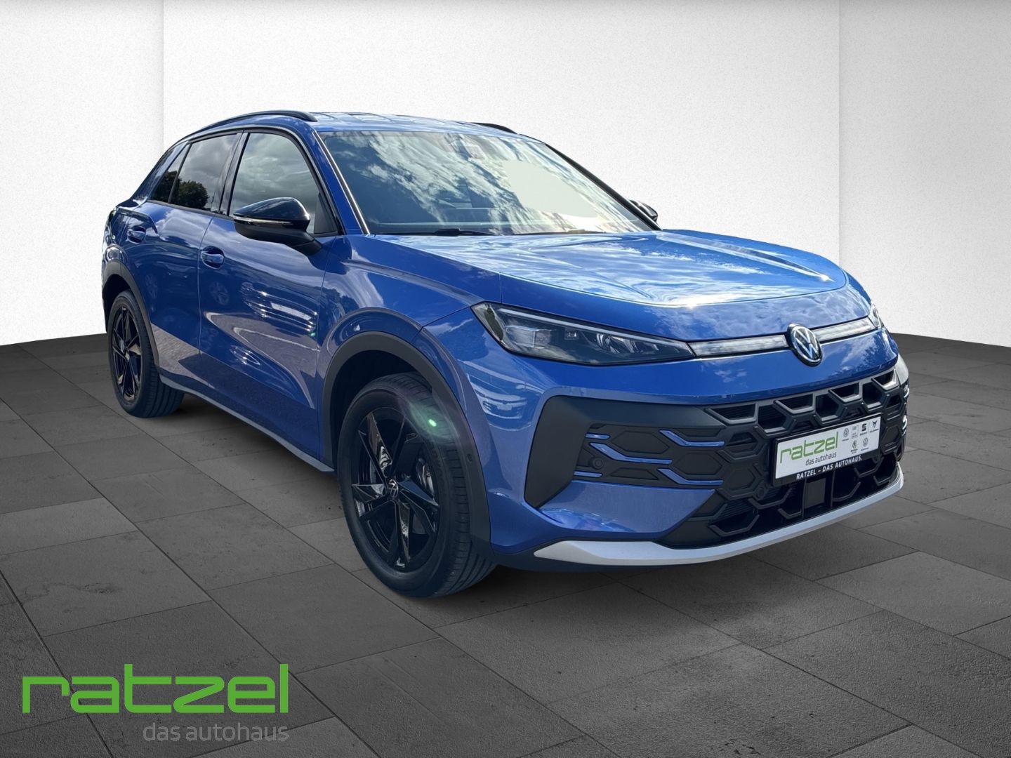Fahrzeugabbildung Volkswagen T-Roc Style 1.5l eTSI DSG AHK+NAVI+IQ-Light