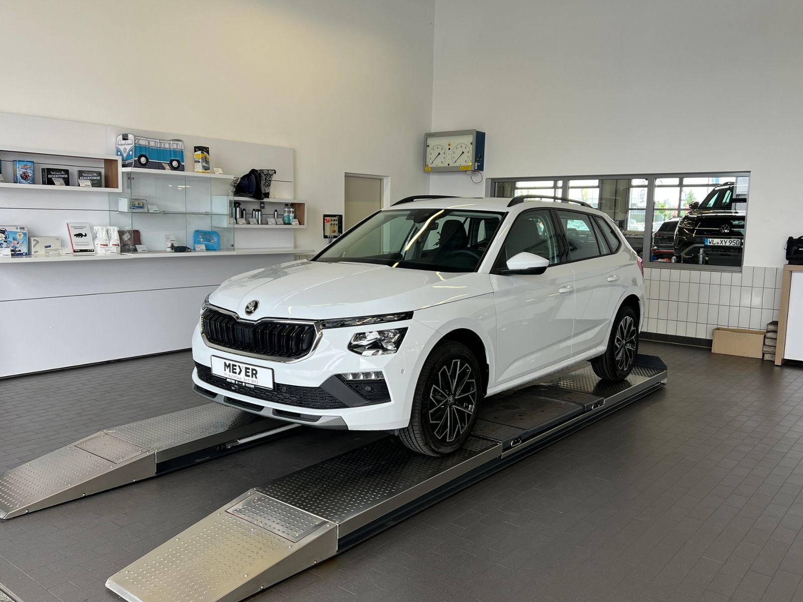 Fahrzeugabbildung SKODA Kamiq Tour 1.5 TSI DSG *Matrix-LED, Frontscheibe
