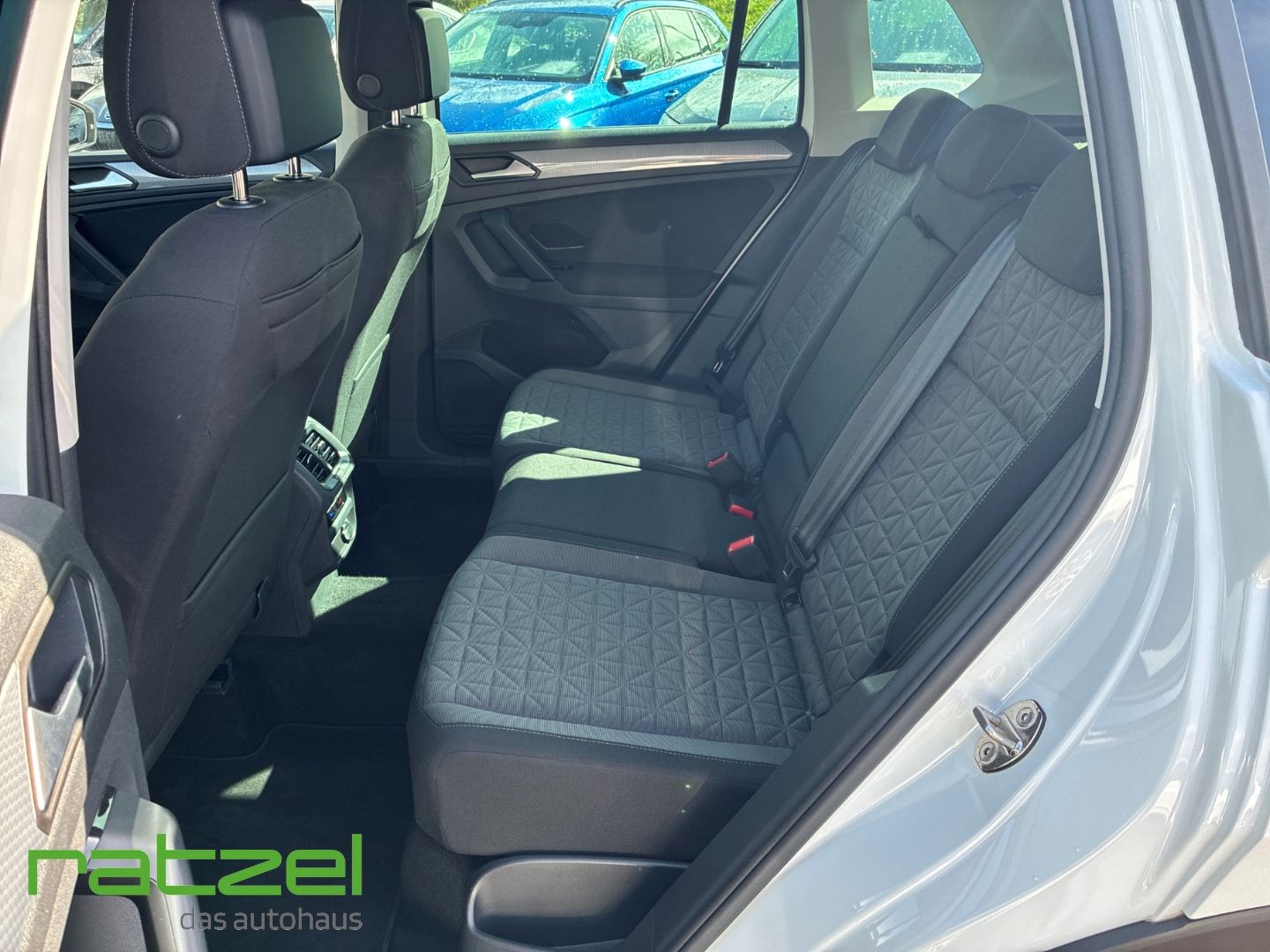 Fahrzeugabbildung Volkswagen Tiguan Life 2.0 TDI DSG AHK-klappbar Navi LED AC