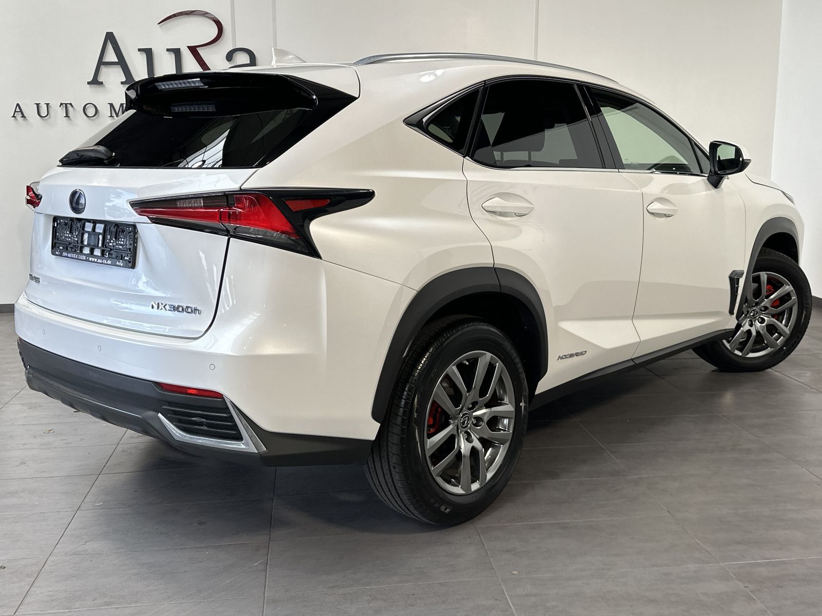Fahrzeugabbildung Lexus NX 300h AWD Executive NAV+LED+SHZ+KAMERA+1HD+PP