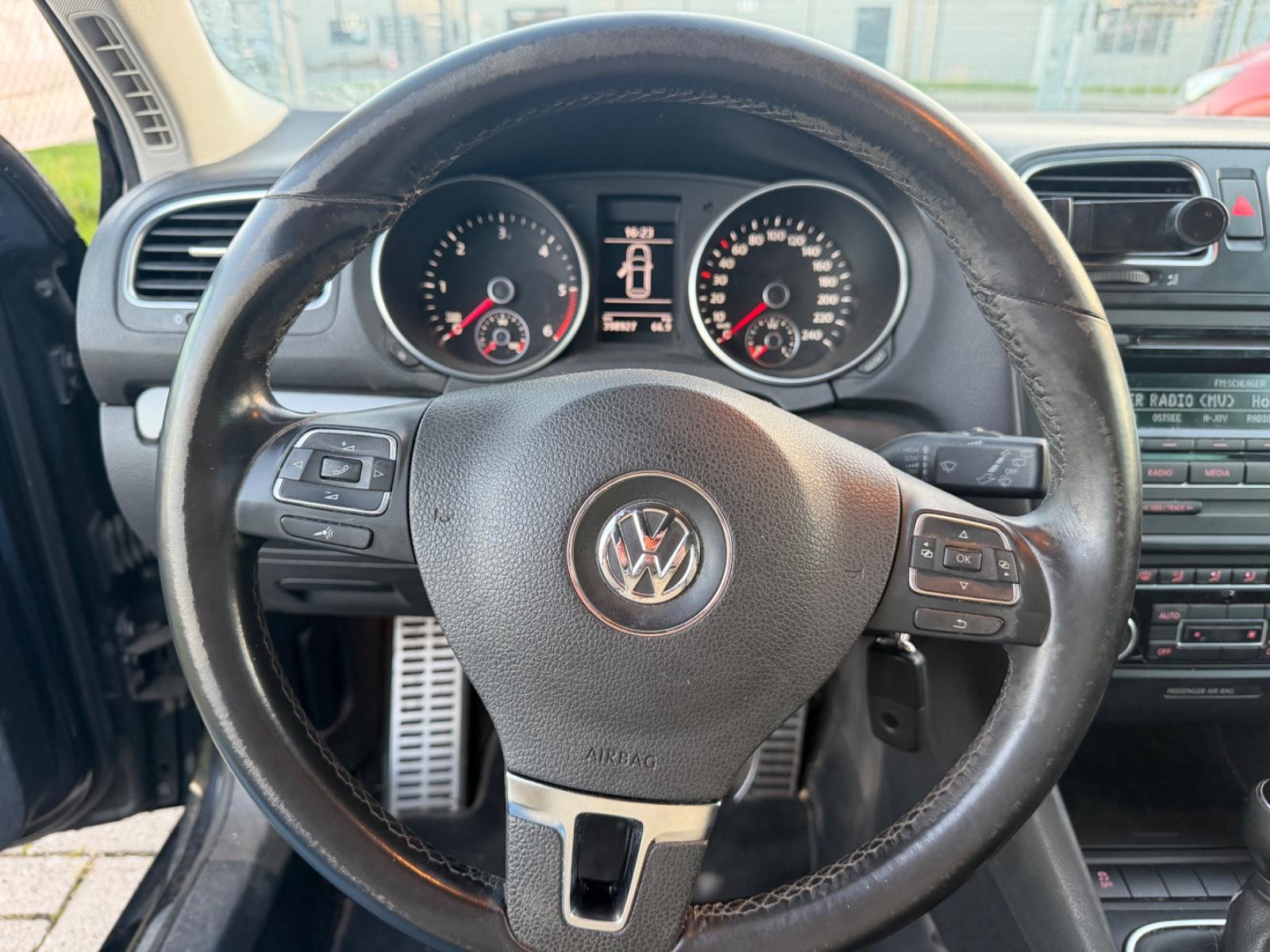 Volkswagen Golf 2012 — photo 17