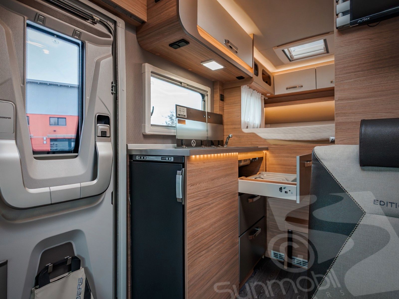 Fahrzeugabbildung Weinsberg X-CURSION VAN 500 MQ PEPPER #SEITZ #3,5T #THULE