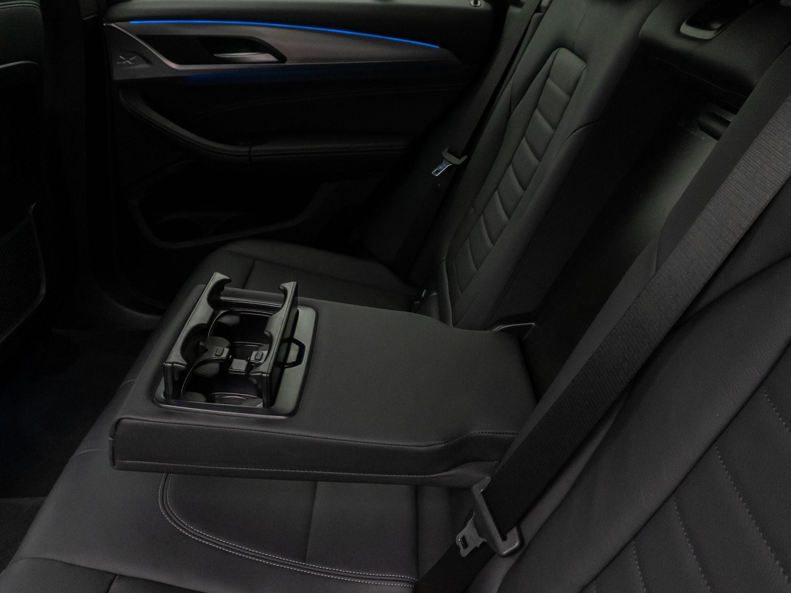 Fahrzeugabbildung BMW X3 xD30e M Sport 360° DAB HiFi AHK Leder 19Zoll