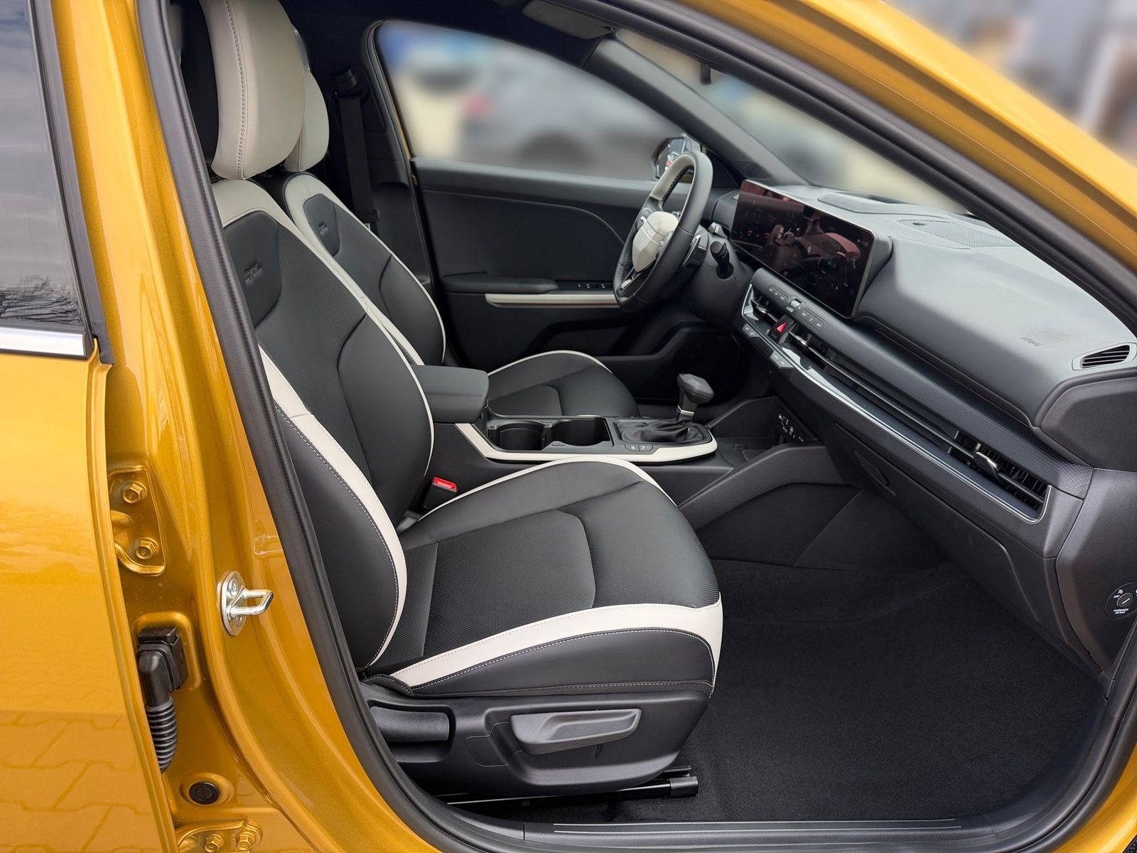 Fahrzeugabbildung Kia K4 1.6T 180 DCT GTLine DWP+ SZ SD 18