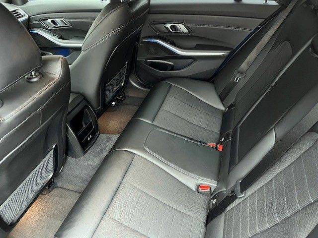 BMW 318d Touring LED LIVE-COCKPIT DRIVING KAMERA foto 24