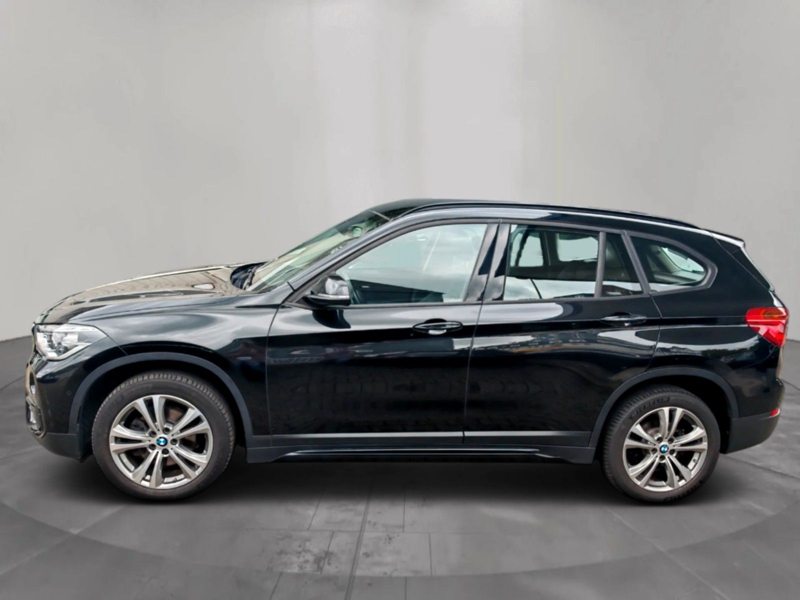BMW X1 sDrive 18 d Sport Line,AHK,Scheckheft Carplay imagem 2
