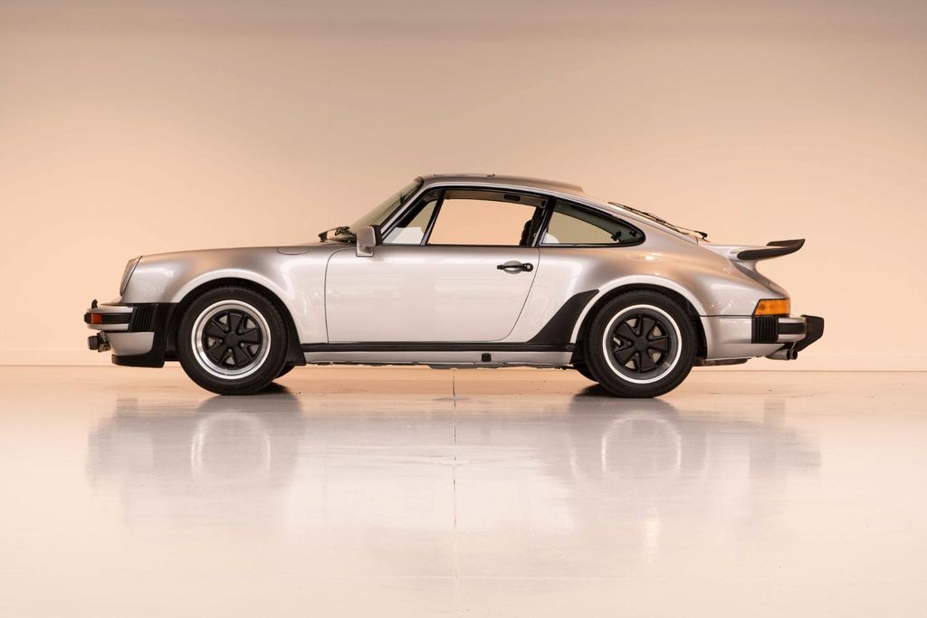 Porsche 930