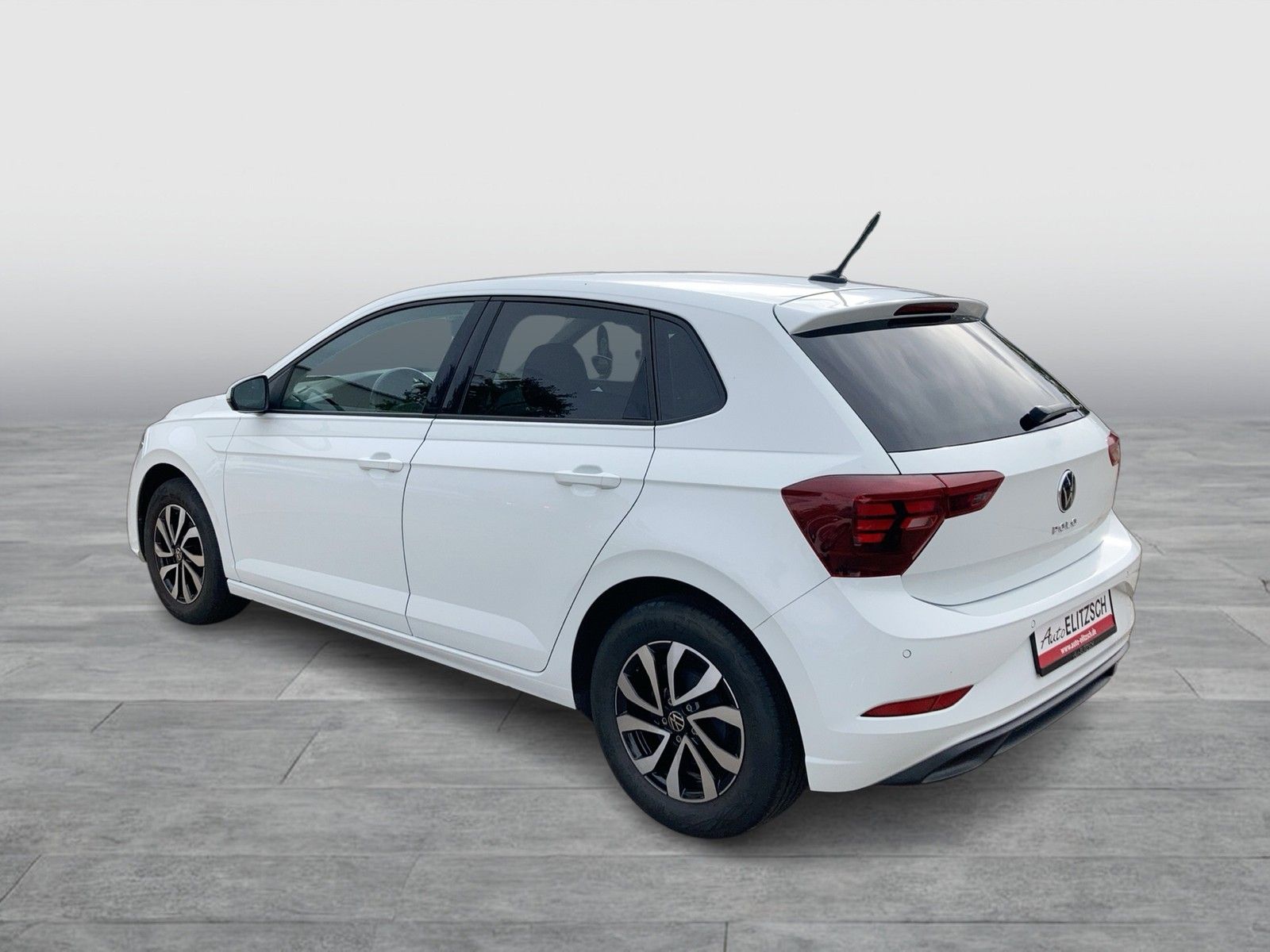 Fahrzeugabbildung Volkswagen Polo TSI Active DSG LED Navi AID ACC PDC SH